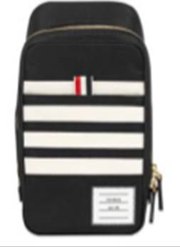 A black and white bag

Description automatically generated